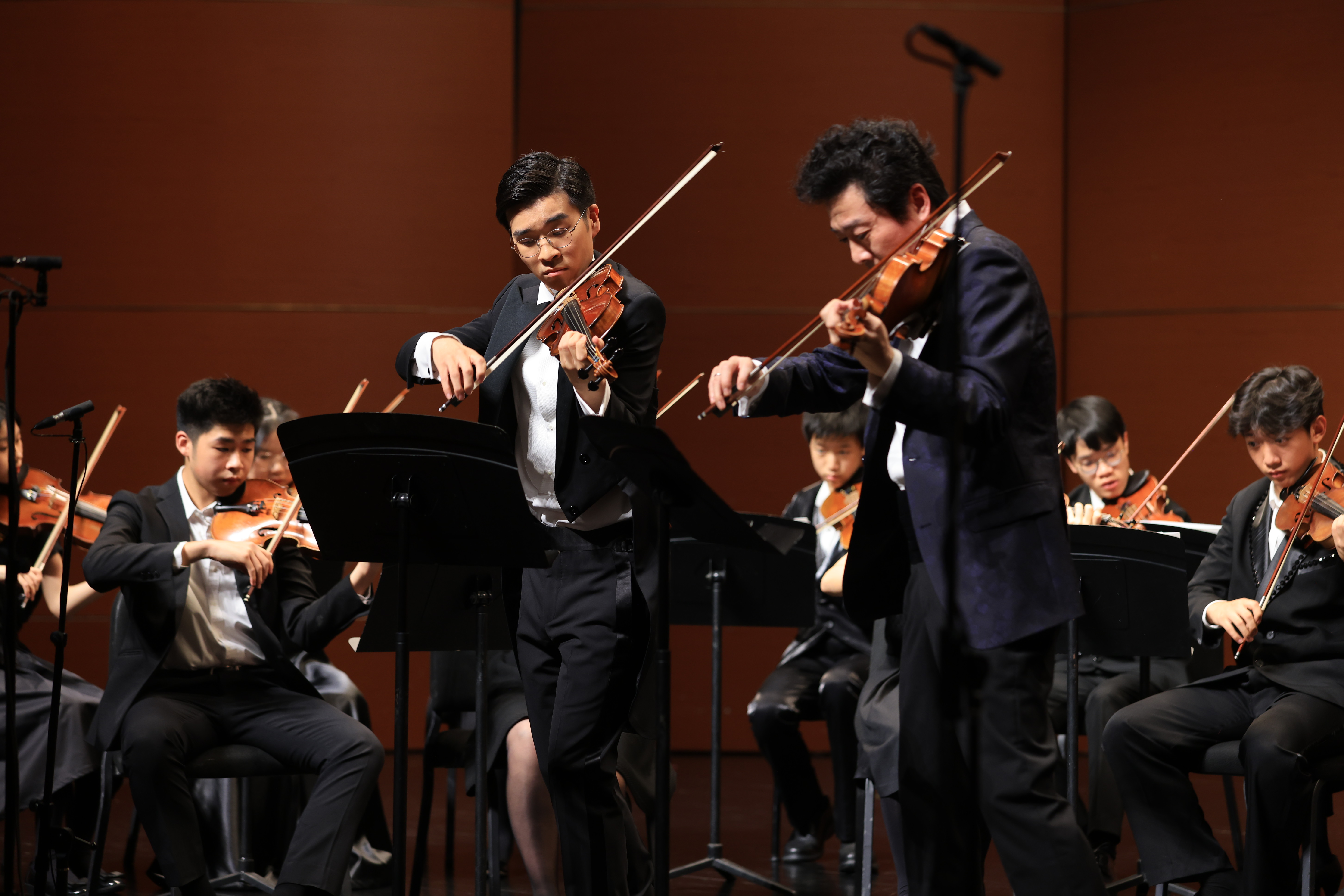 20230713-北京香港清华学生暑期音乐营-艺教中心-吕思清与李泽森合作双小提琴协奏曲.jpg